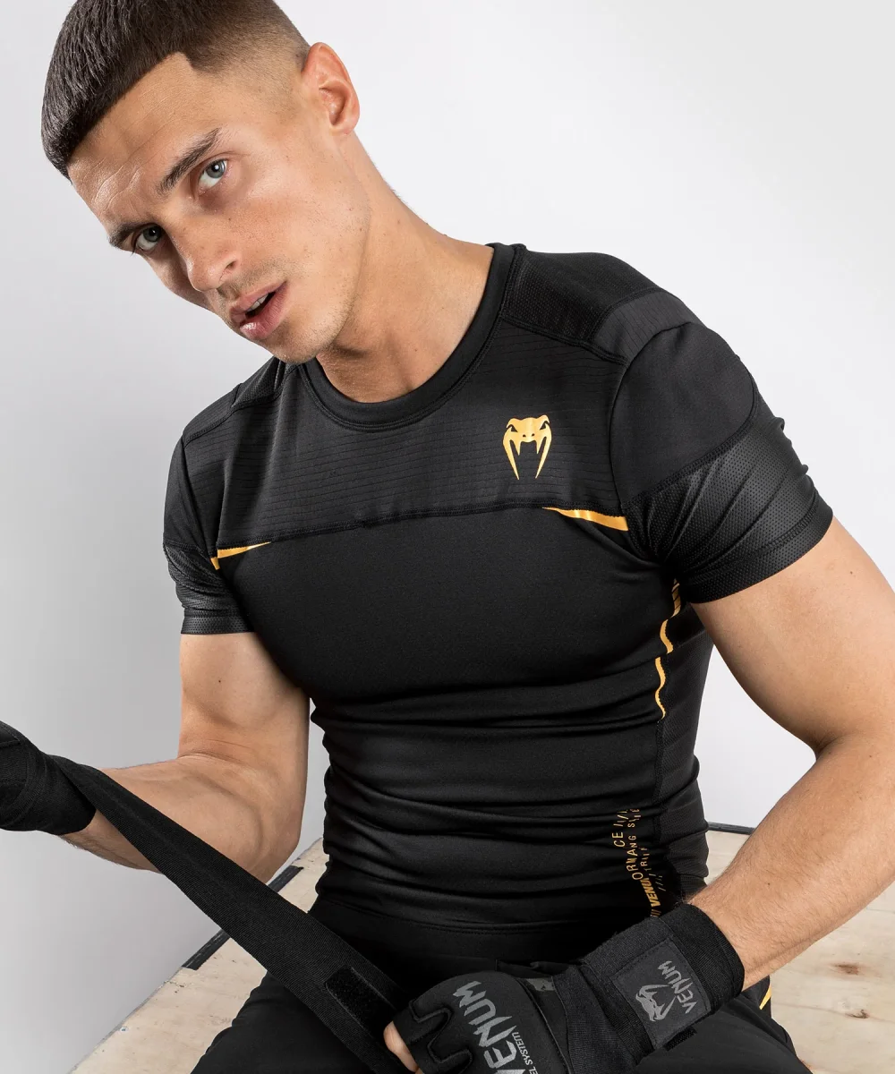 T-Shirt de compression Manches Courtes Venum tempest 2.0 – Noir/Or – Image 7