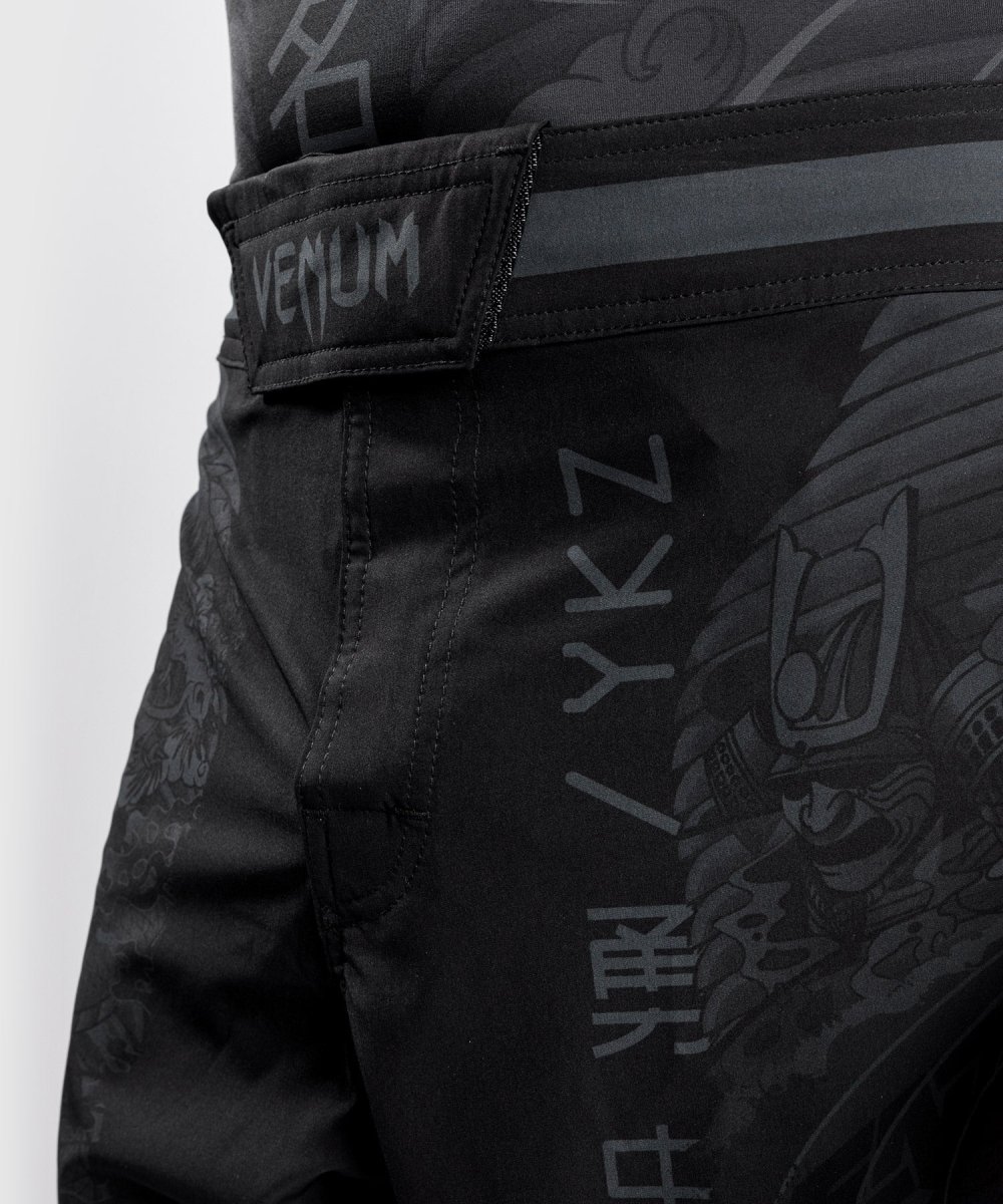 Fightshort Venum YKZ21 – Noir/Noir – Image 9
